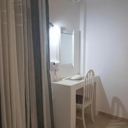 Memento Apartment Perissa (Santorini)