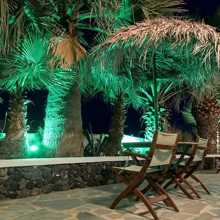 Memento Perissa (Santorini)