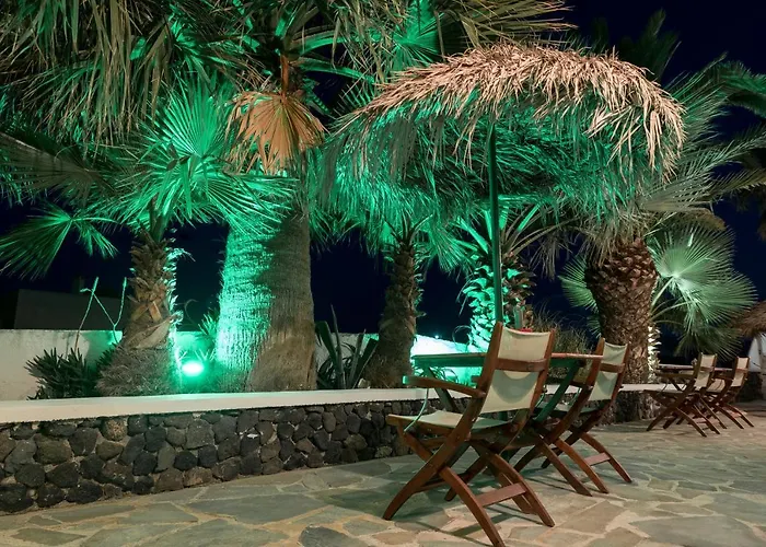 Memento Perissa (Santorini)